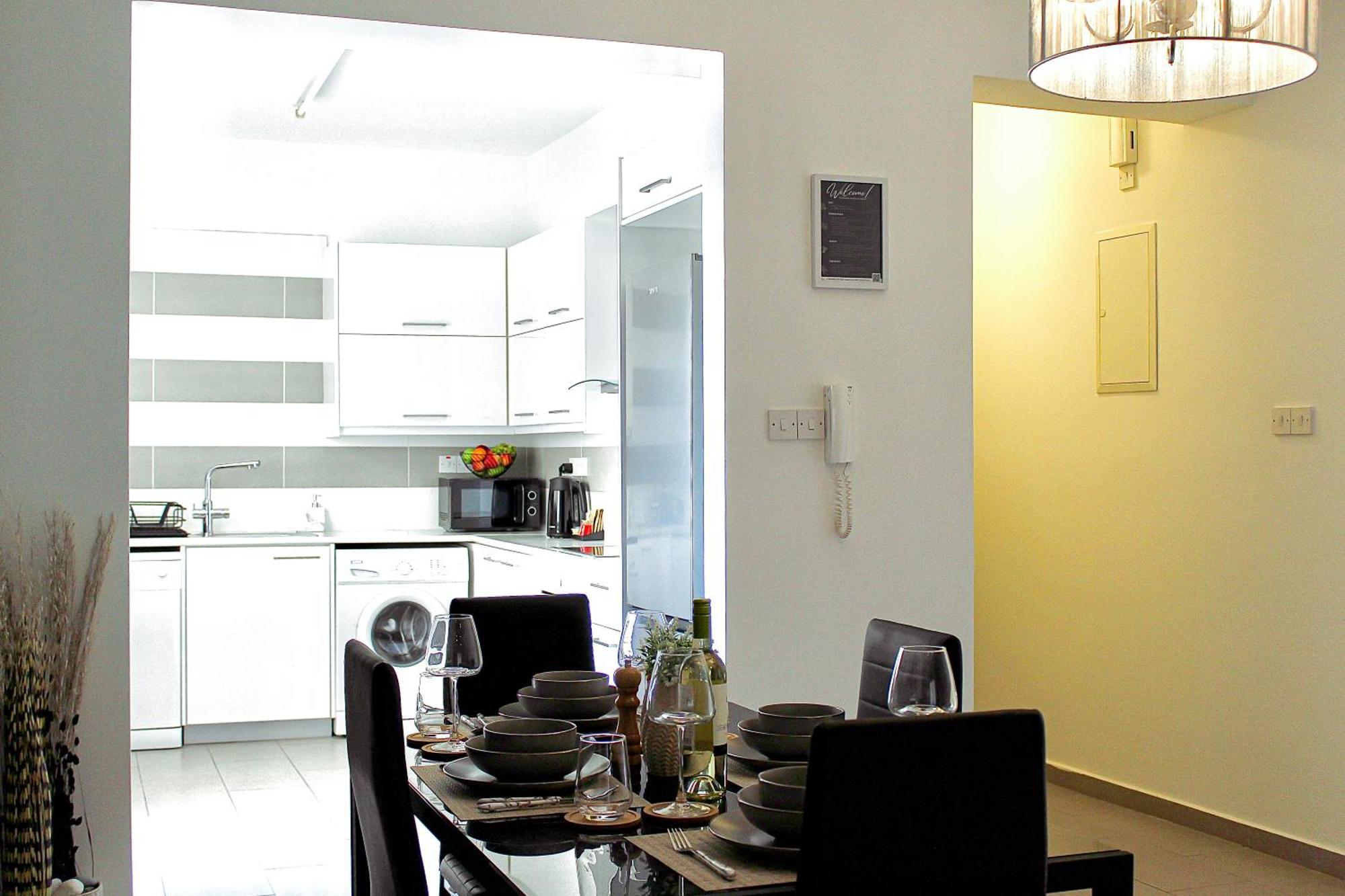 Modern 2 Bedroom - Tourist Area Collection